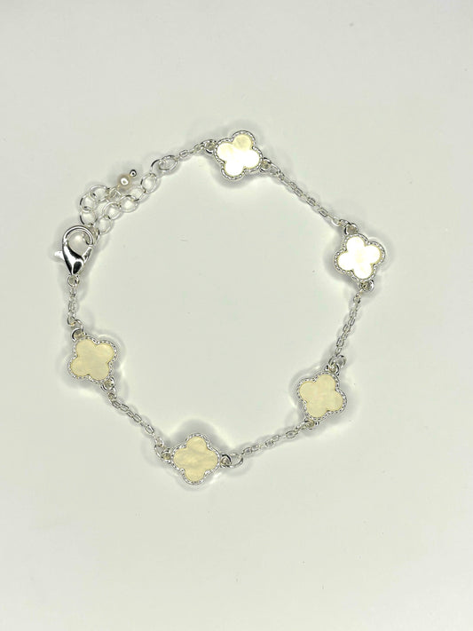 Clover white bracelet in silver