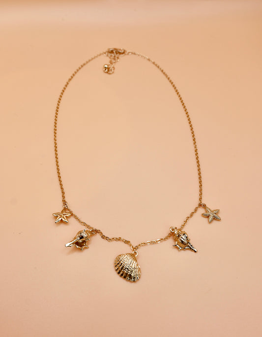 Shell gold charm necklace