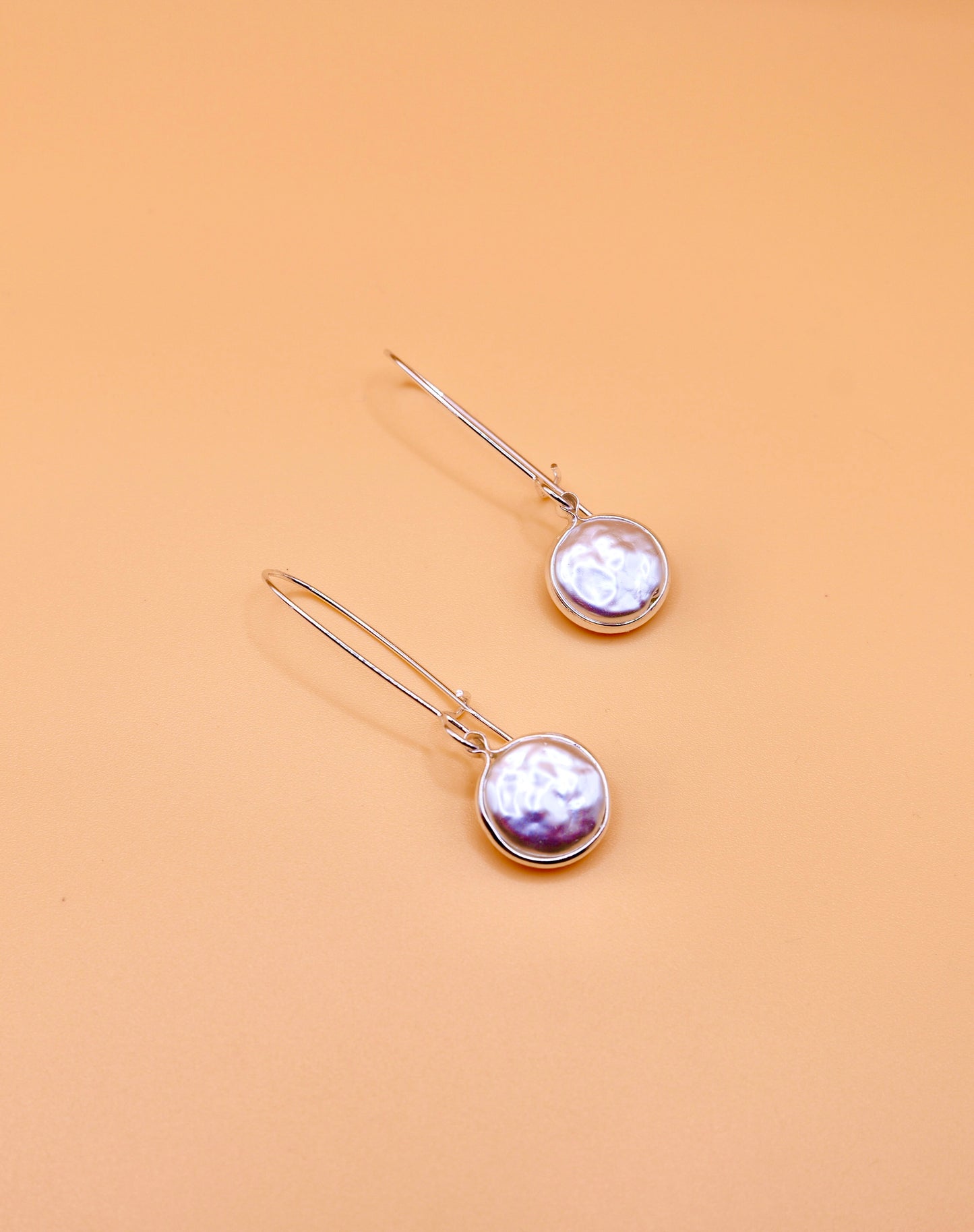 Drop earrings in silver with pearl