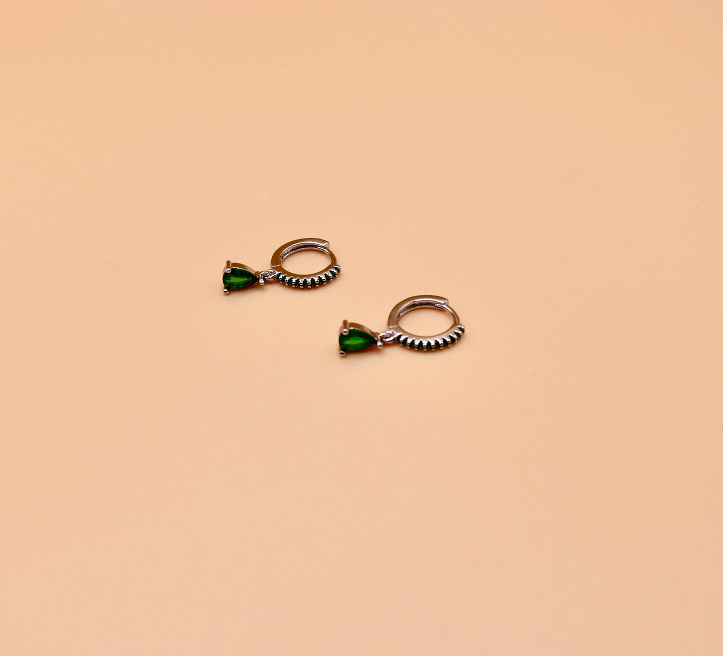 "Stepanie" Huggie earrings in Silver and green