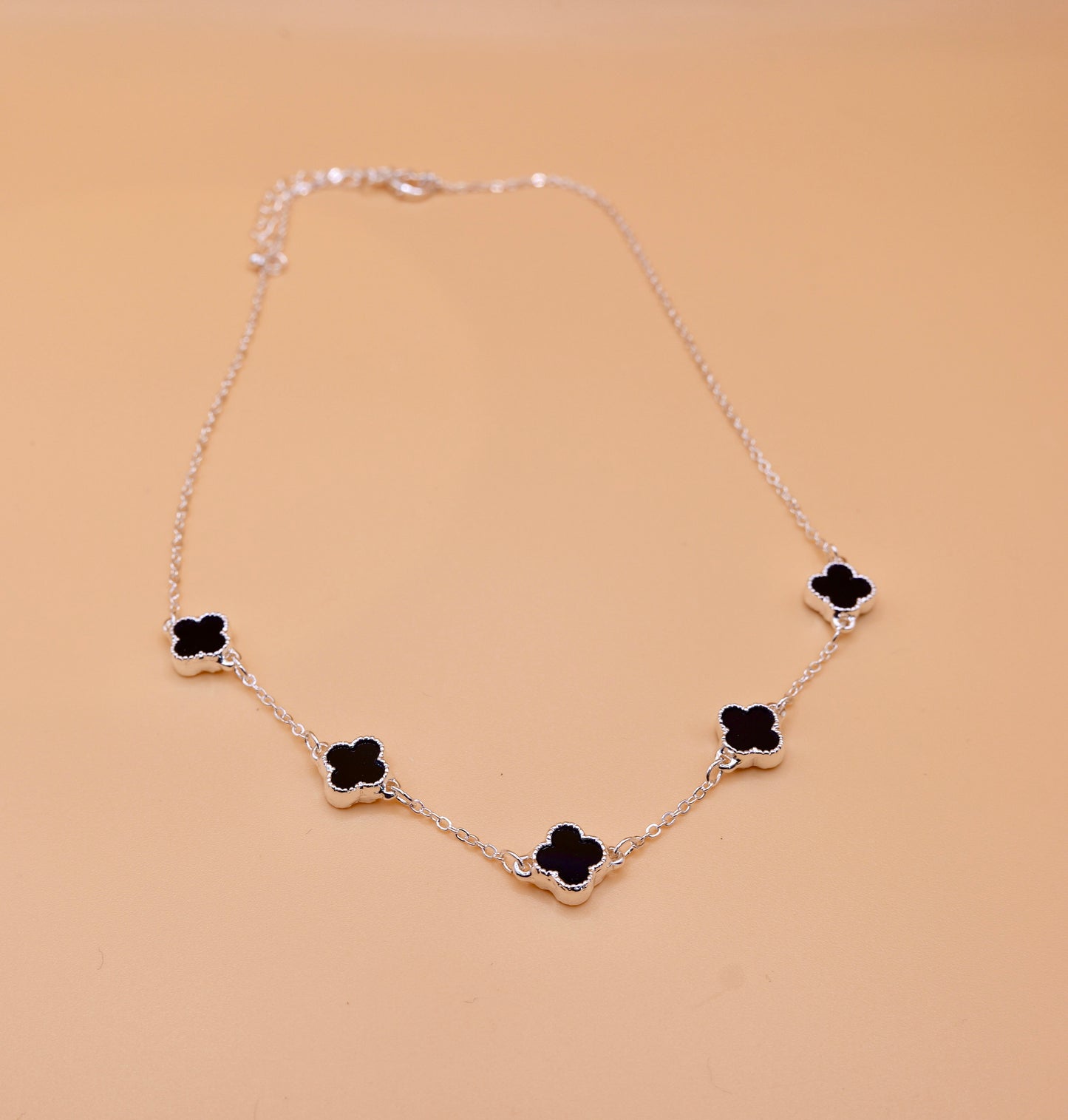 Clover multi black necklace in silver