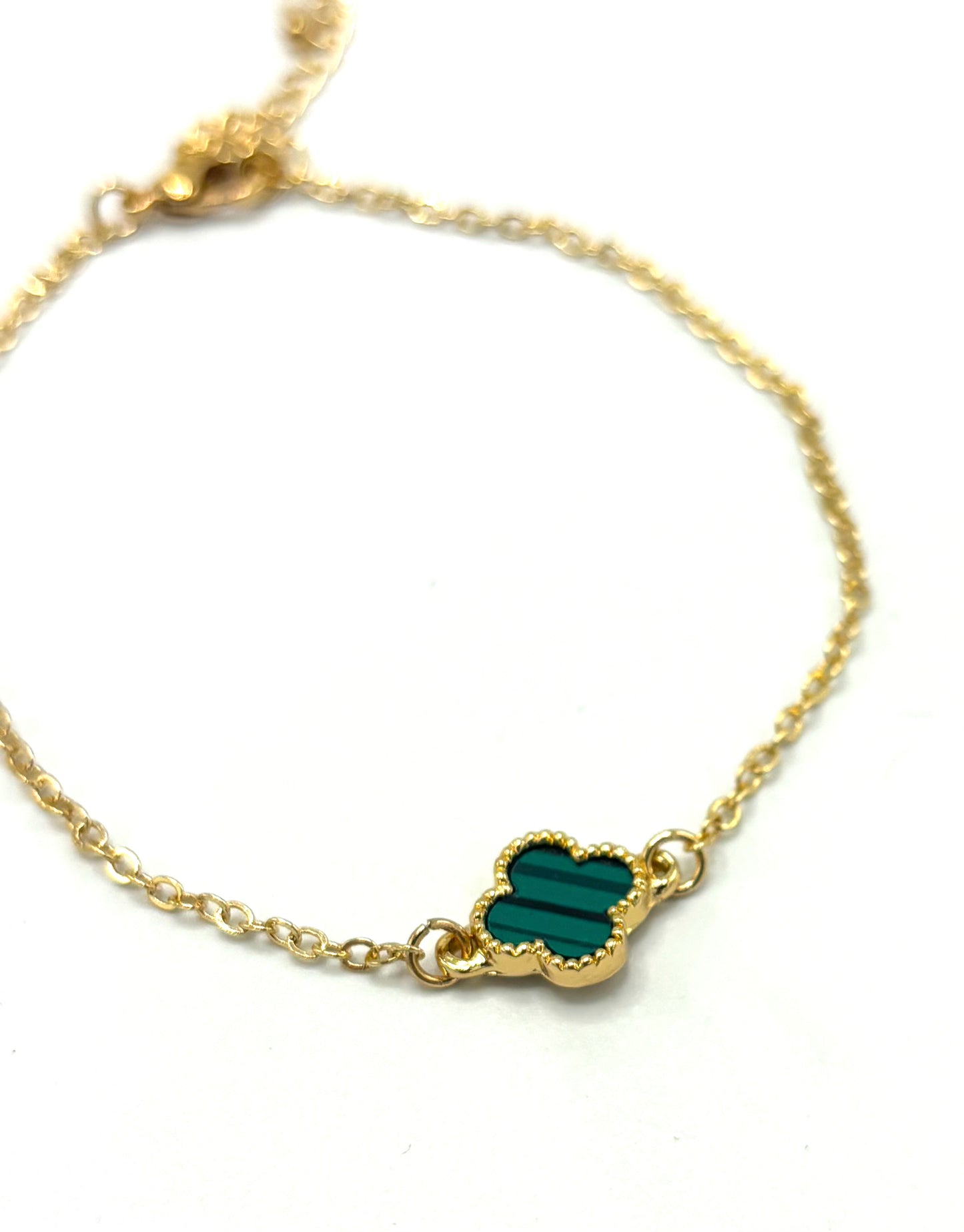 Single clover Green bracelet in gold