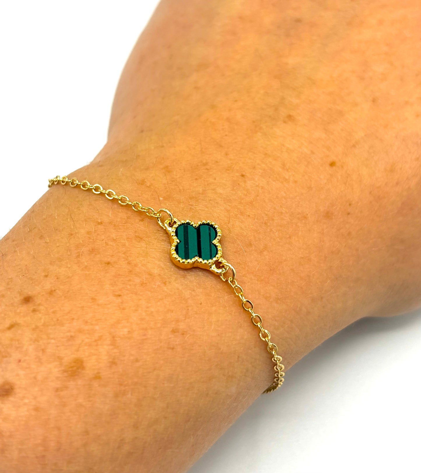 Single clover Green bracelet in gold